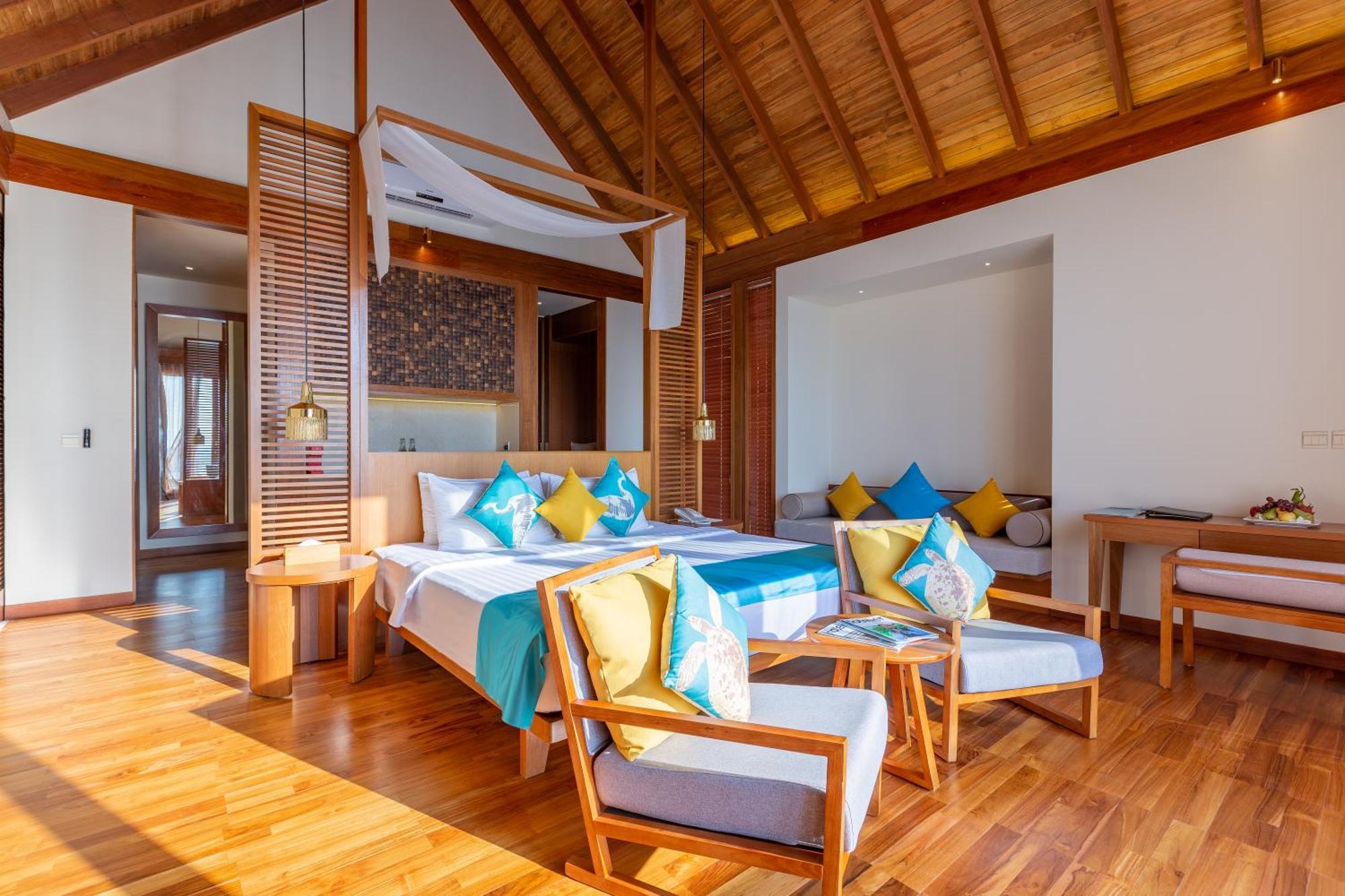 Furaveri Maldives - Complimentary Round-trip Seaplane Transfer For Two For A Minimum Of 5 Nights Or From 1st To October 31st, 2025